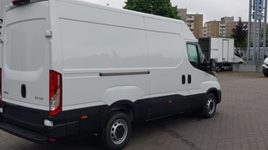 IVECO Daily 35S18 V FURGON